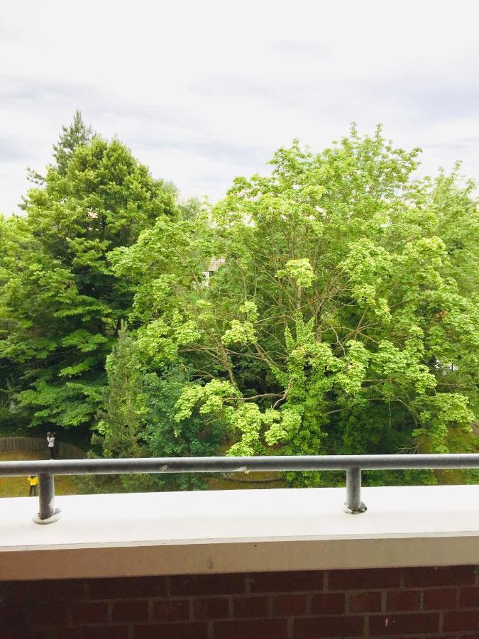 Welcome To Messe!-Two-Bedroom Apartment&Balcony Hannover Buitenkant foto