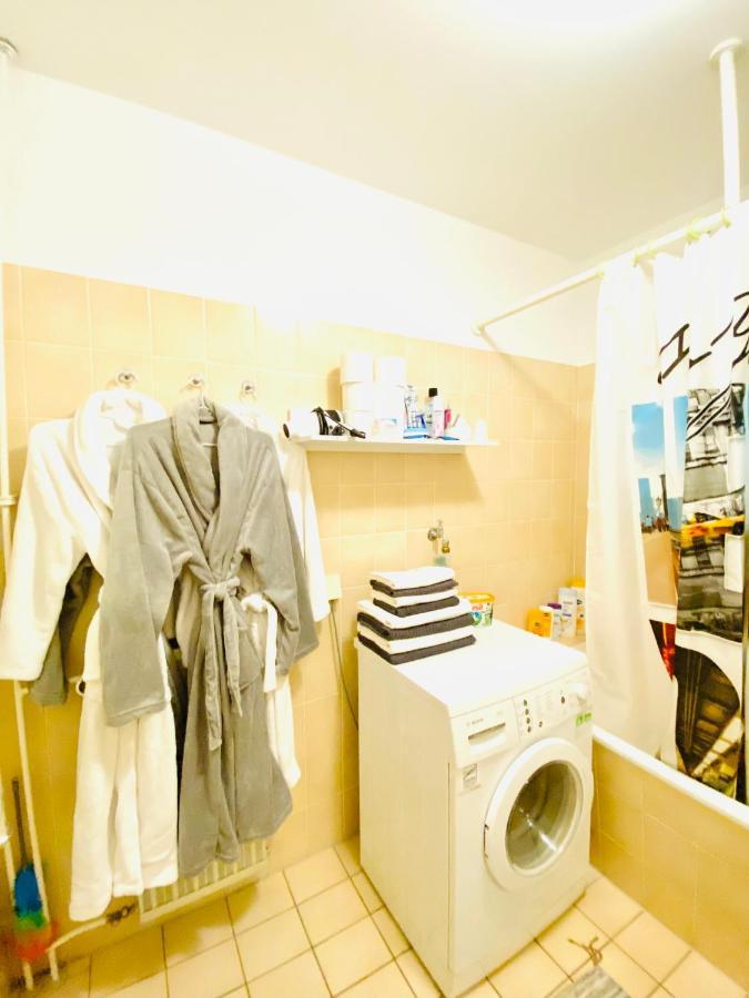 Welcome To Messe!-Two-Bedroom Apartment&Balcony Hannover Buitenkant foto
