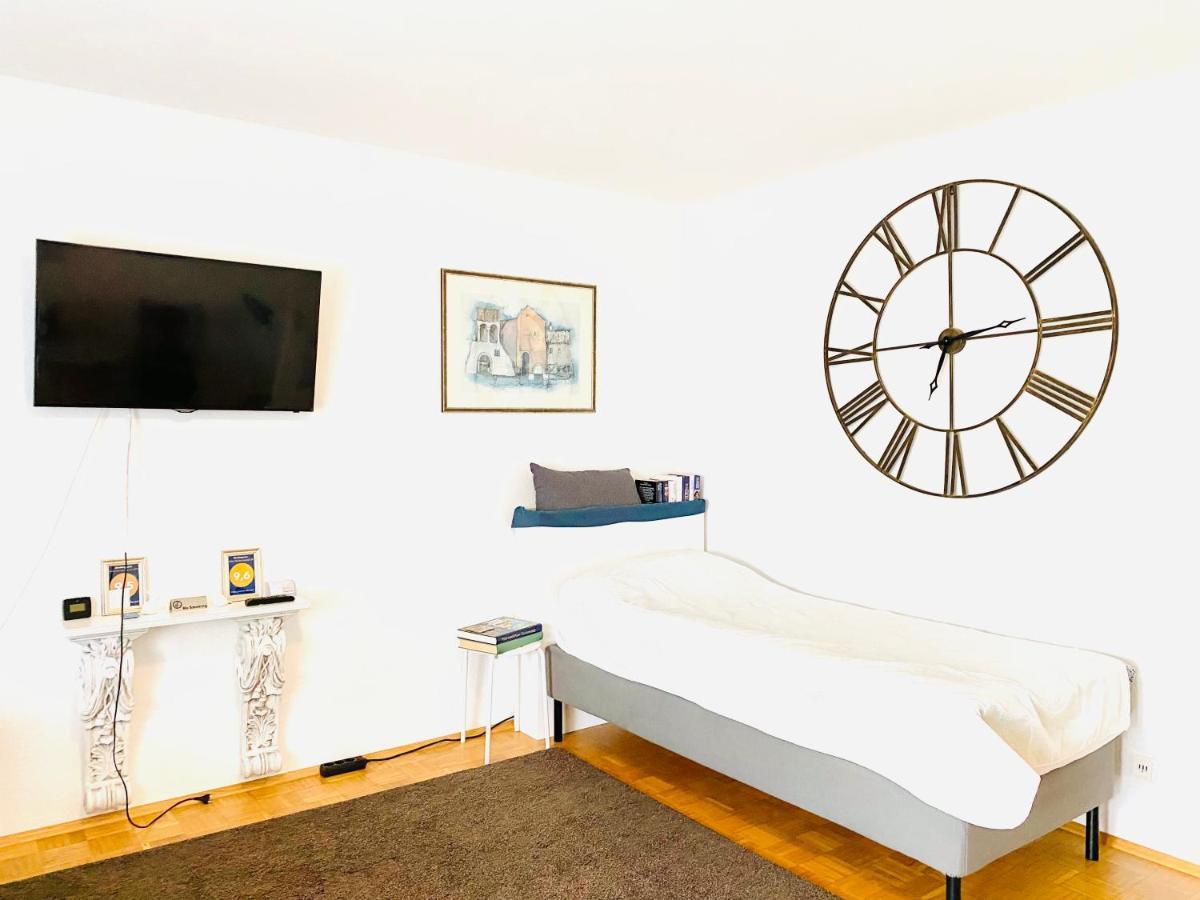 Welcome To Messe!-Two-Bedroom Apartment&Balcony Hannover Buitenkant foto