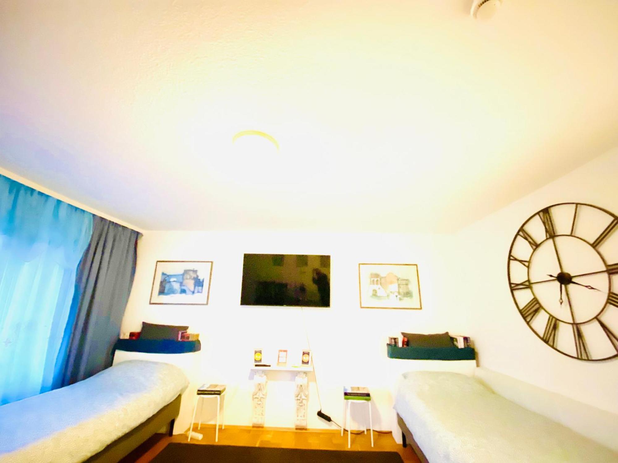 Welcome To Messe!-Two-Bedroom Apartment&Balcony Hannover Buitenkant foto