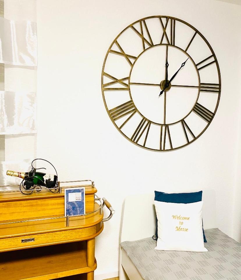 Welcome To Messe!-Two-Bedroom Apartment&Balcony Hannover Buitenkant foto